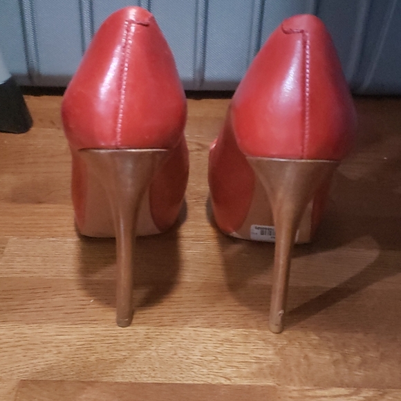 Shoes - Picture 2 of 6